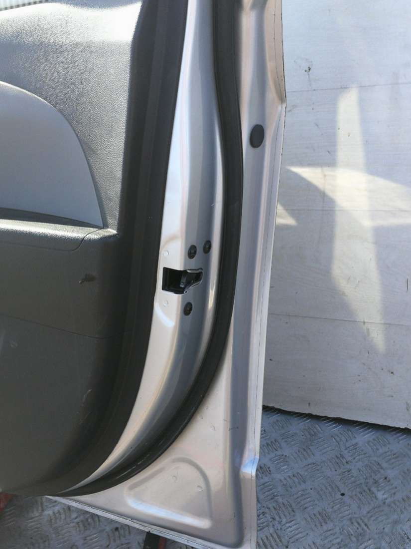 Дверь передняя правая Chevrolet Aveo (T200-T250) купить в России