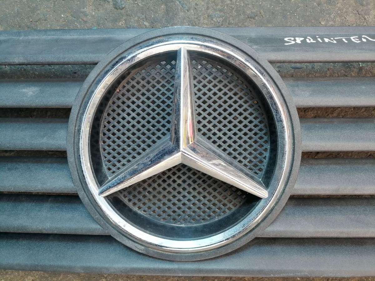 Решетка радиатора Mercedes Sprinter 1 (W901-905) купить в России
