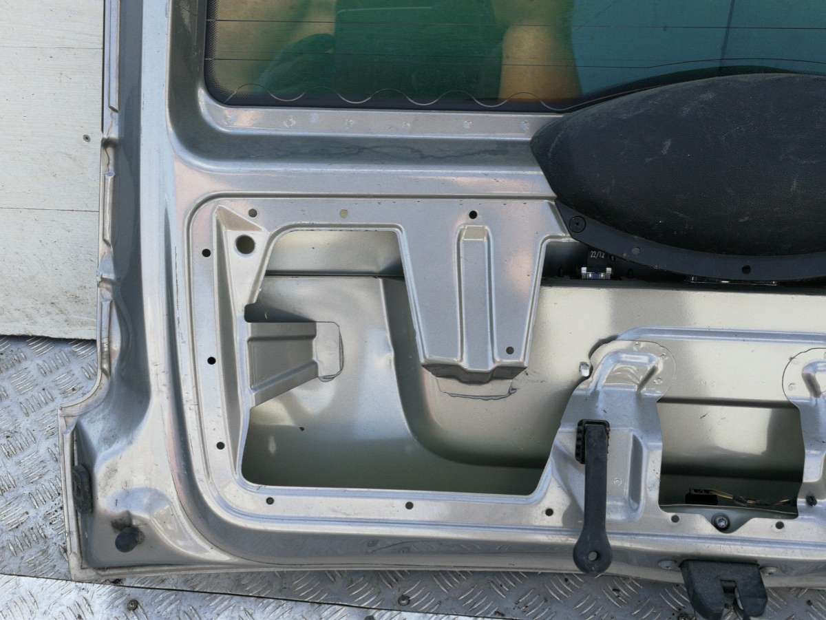 Крышка (дверь) багажника Skoda Roomster (5J) купить в России
