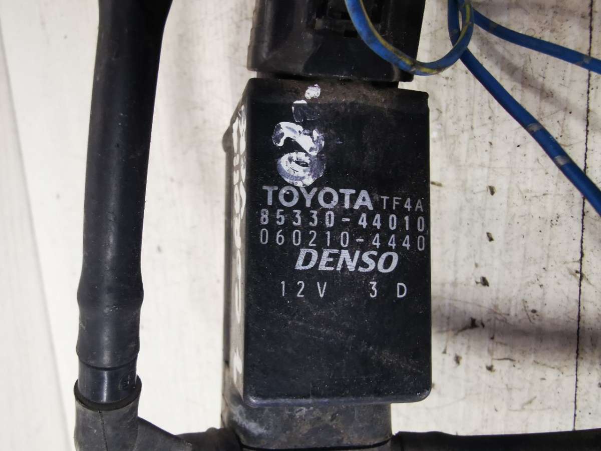 Моторчик (насос) омывателя Toyota Corolla Verso купить в России