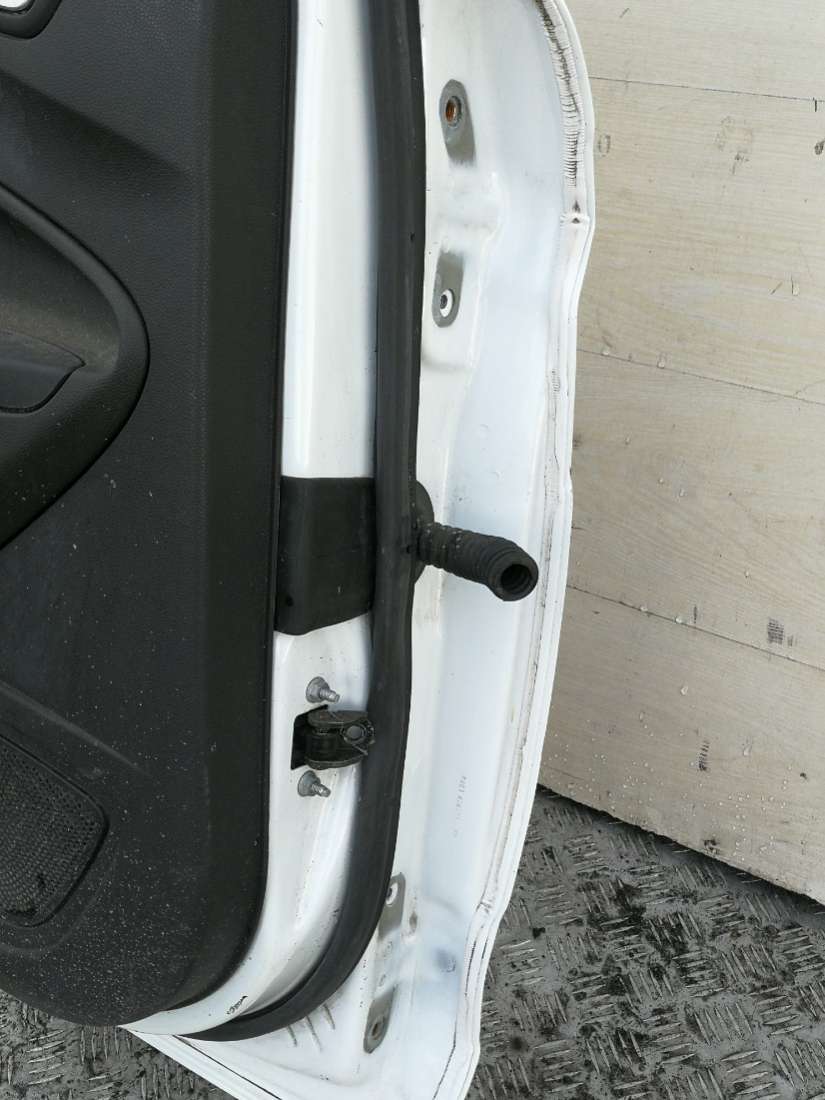 Дверь задняя левая Ford Fiesta 5 купить в России