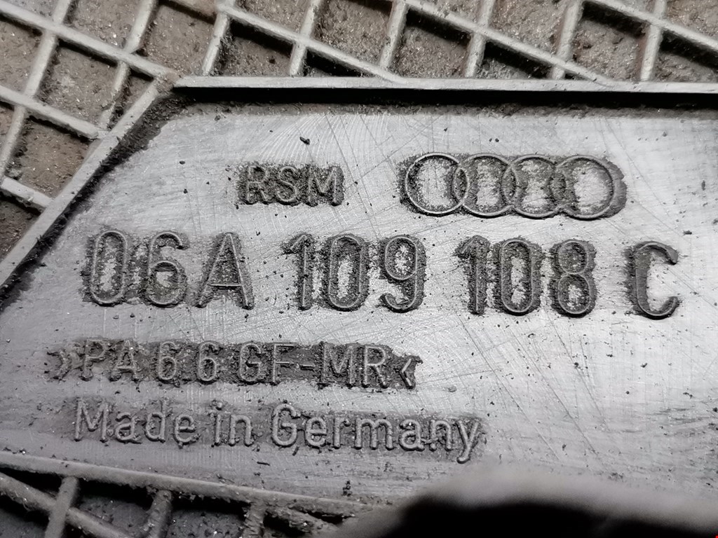 Кожух ремня ГРМ Audi A3 8L купить в России
