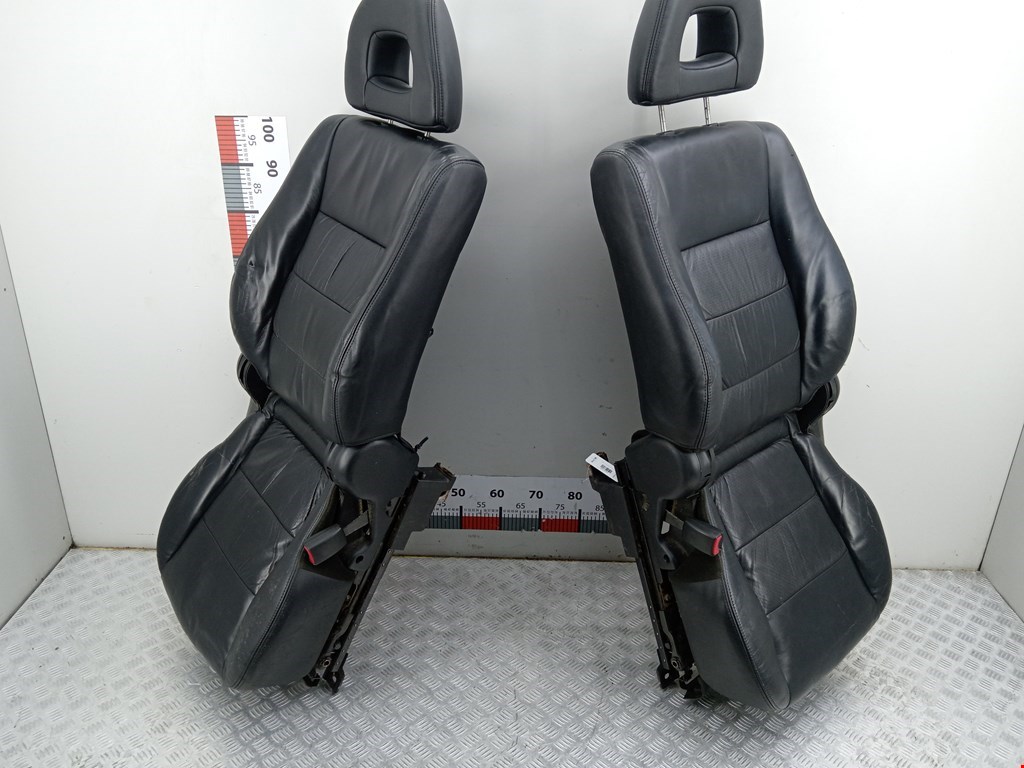 Салон (сидения) комплект Mitsubishi Pajero 3 купить в России