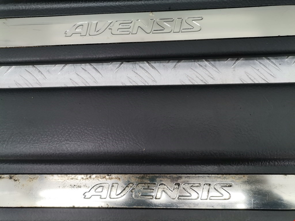 Накладка порога (внутренняя) Toyota Avensis 2 (T250) купить в России