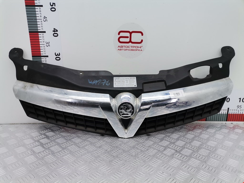 Решетка радиатора Opel Astra H купить в России