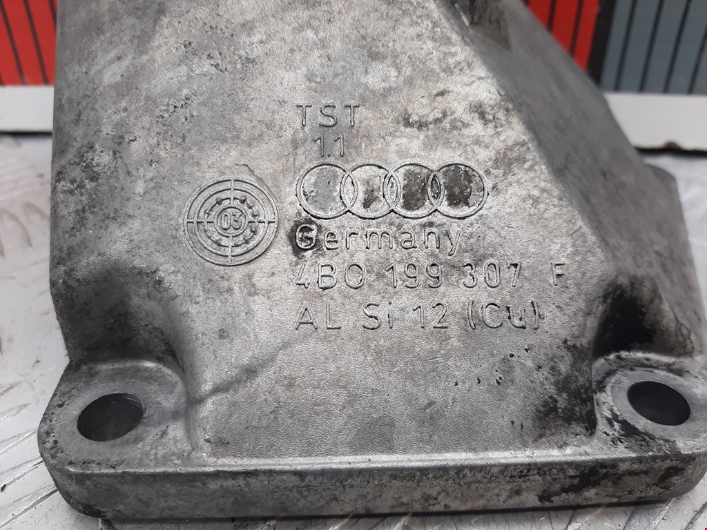 Кронштейн двигателя (лапа крепления) Audi A6 C5 купить в России