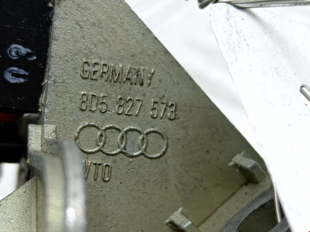 Личинка дверного замка Audi A4 B5 купить в России