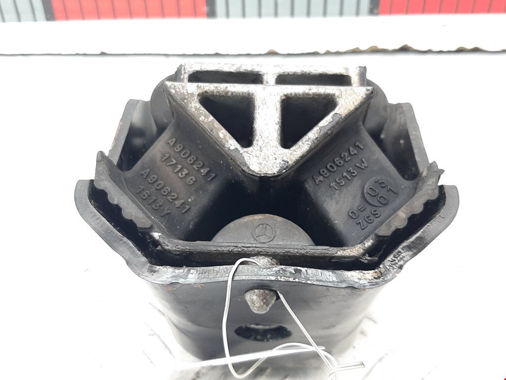 Подушка (опора) крепления двигателя Volkswagen Crafter 1 купить в России