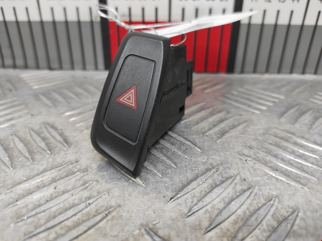 Кнопка аварийной сигнализации Audi A5 8T купить в России