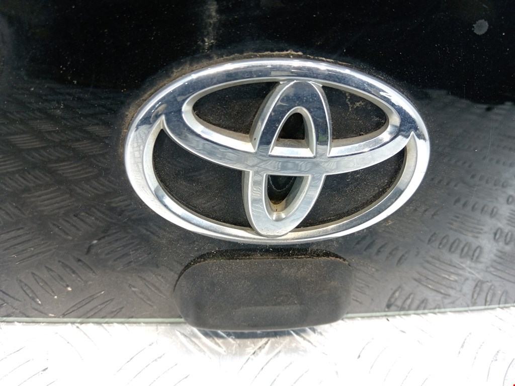 Стекло заднее Toyota Aygo 1 купить в России