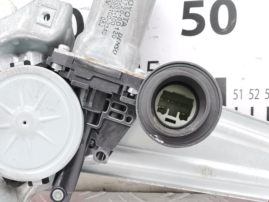 Стеклоподъемник электрический двери задней правой Toyota Auris 1 (E150) купить в России