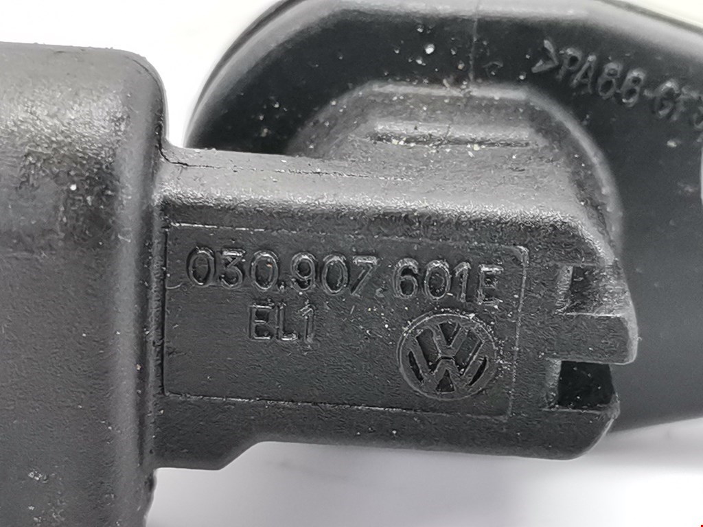 Датчик распредвала Volkswagen Golf 6 купить в России