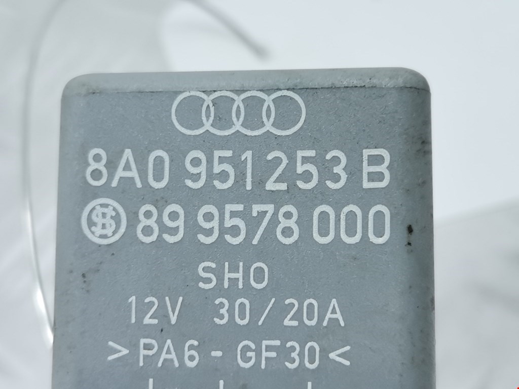 Реле топливного насоса Audi A4 B5 купить в России