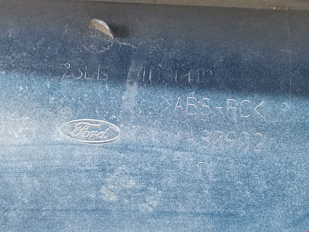 Накладка (планка) под фонарь левая Ford Mondeo 2 купить в России