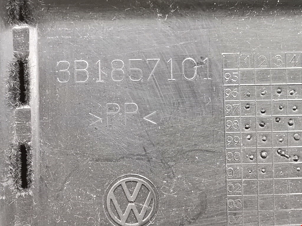 Бардачок (вещевой ящик) Volkswagen Passat 5 GP купить в России
