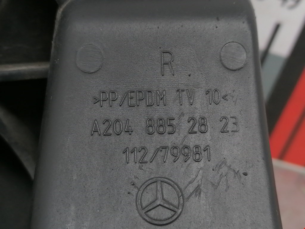 Кронштейн (крепление) переднего бампера правый Mercedes C-Class (W204) купить в России