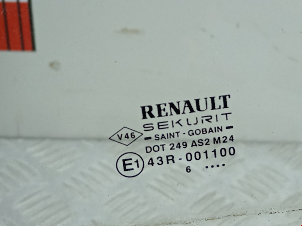 Стекло двери передней левой Renault Megane 2 купить в Беларуси