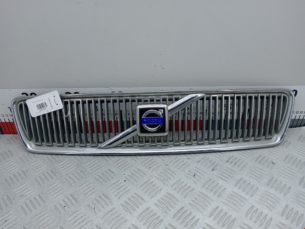 Решетка радиатора Volvo S40 V40 1 купить в Беларуси