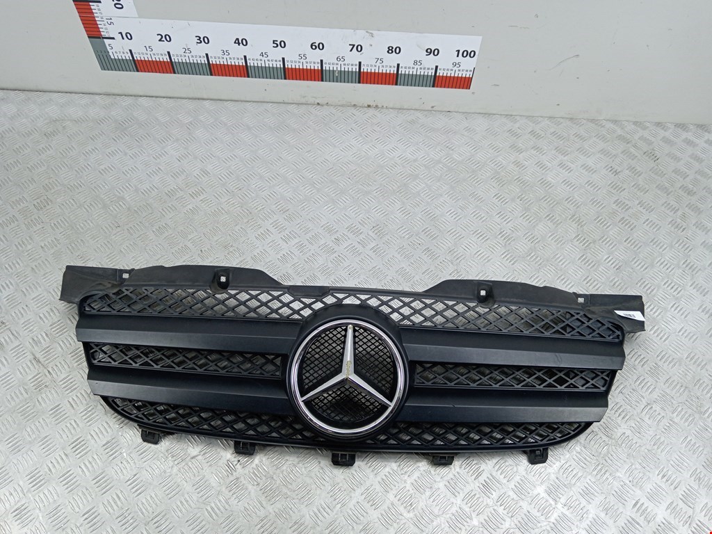 Решетка радиатора Mercedes Sprinter 2 (W906) купить в России