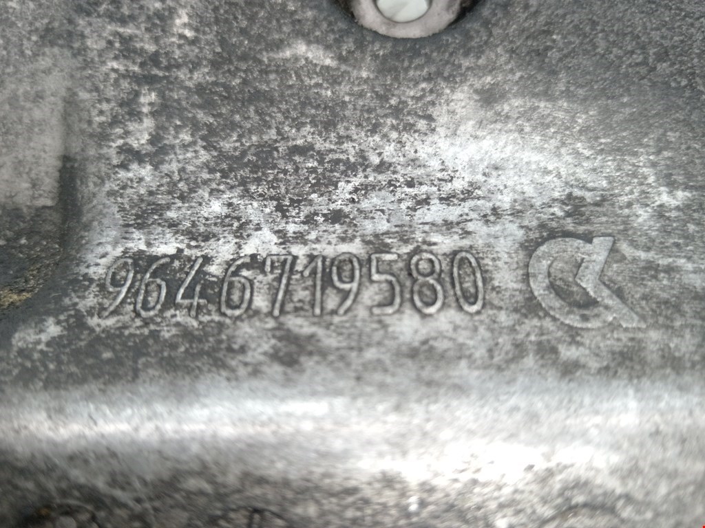 Кронштейн кондиционера Citroen C4 Picasso 1 купить в России