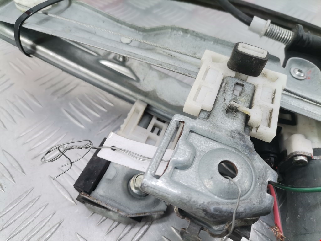 Стеклоподъемник электрический двери передней левой Mitsubishi Colt 6 купить в Беларуси