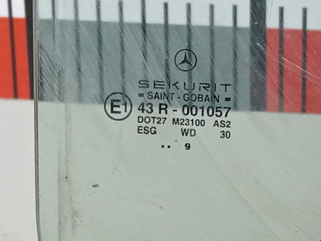 Стекло двери задней правой Mercedes C-Class (W202) купить в Беларуси