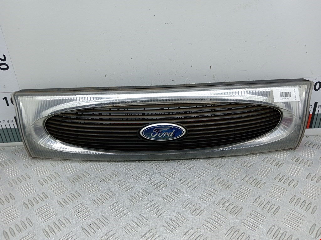 Решетка радиатора Ford Fiesta 3 купить в России