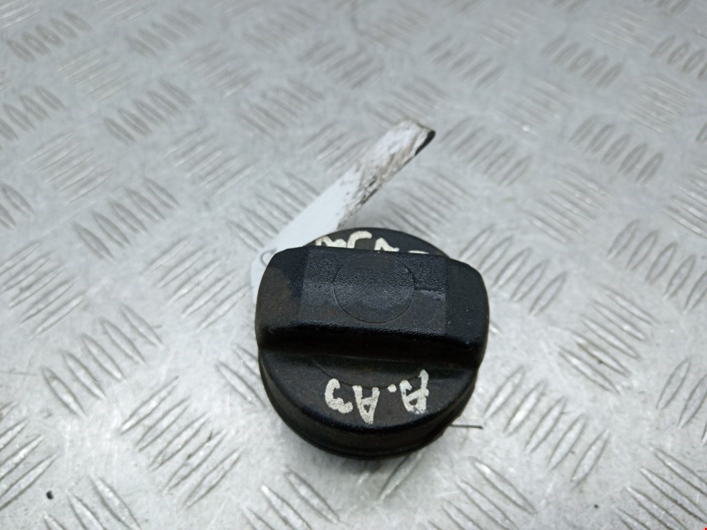 Крышка топливного бака Audi A6 C6 купить в России