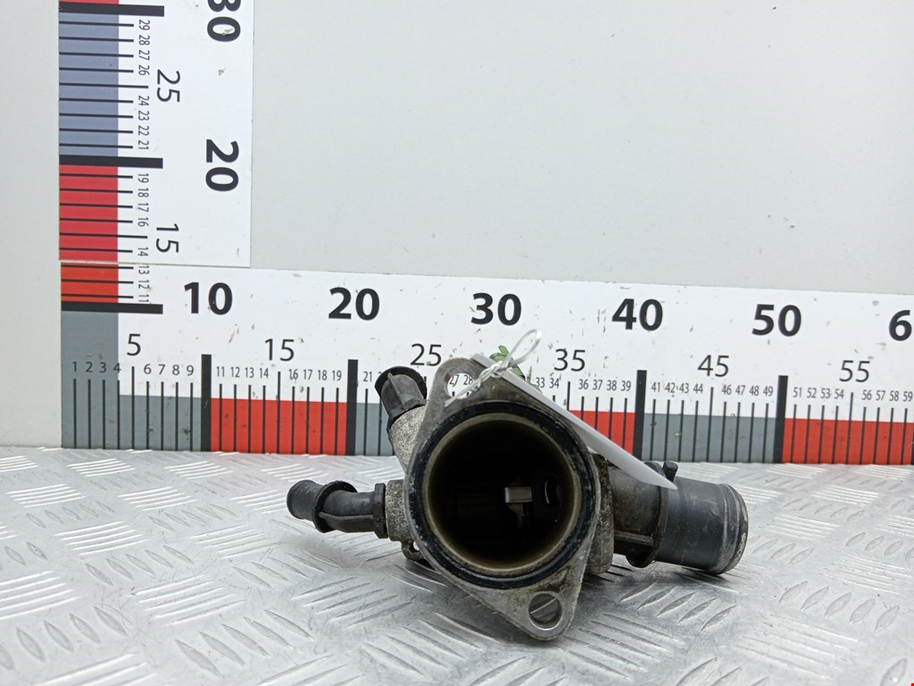 Корпус термостата Opel Zafira B