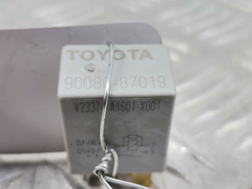 Реле Toyota Auris 1 (E150) купить в России
