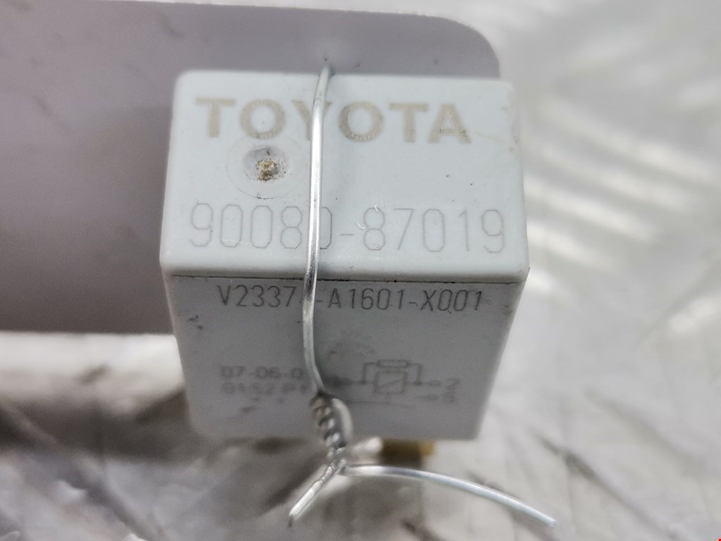 Реле Toyota Auris 1 (E150) купить в России