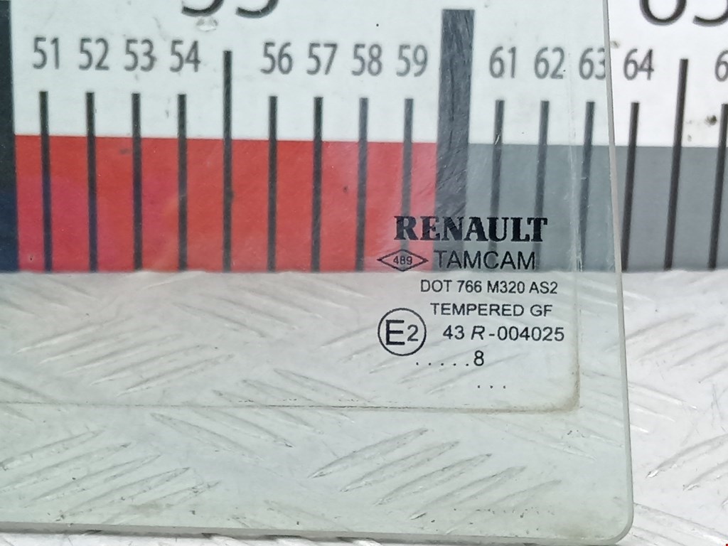 Стекло двери задней правой Renault Symbol (1) купить в Беларуси