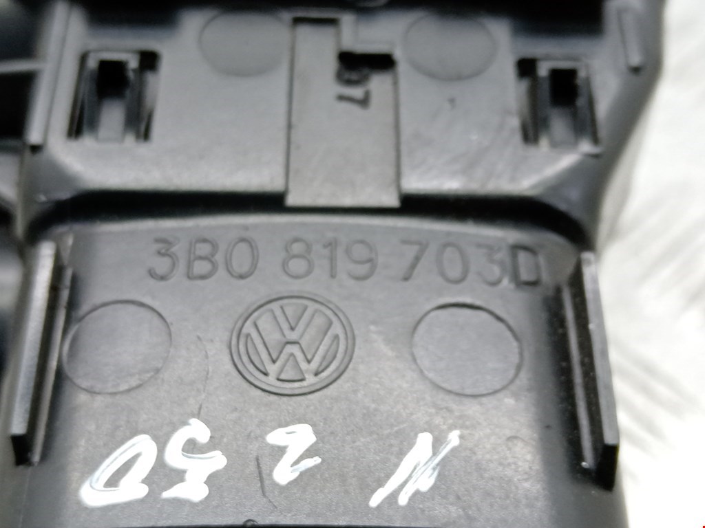 Дефлектор обдува салона Volkswagen Passat 5 GP купить в России