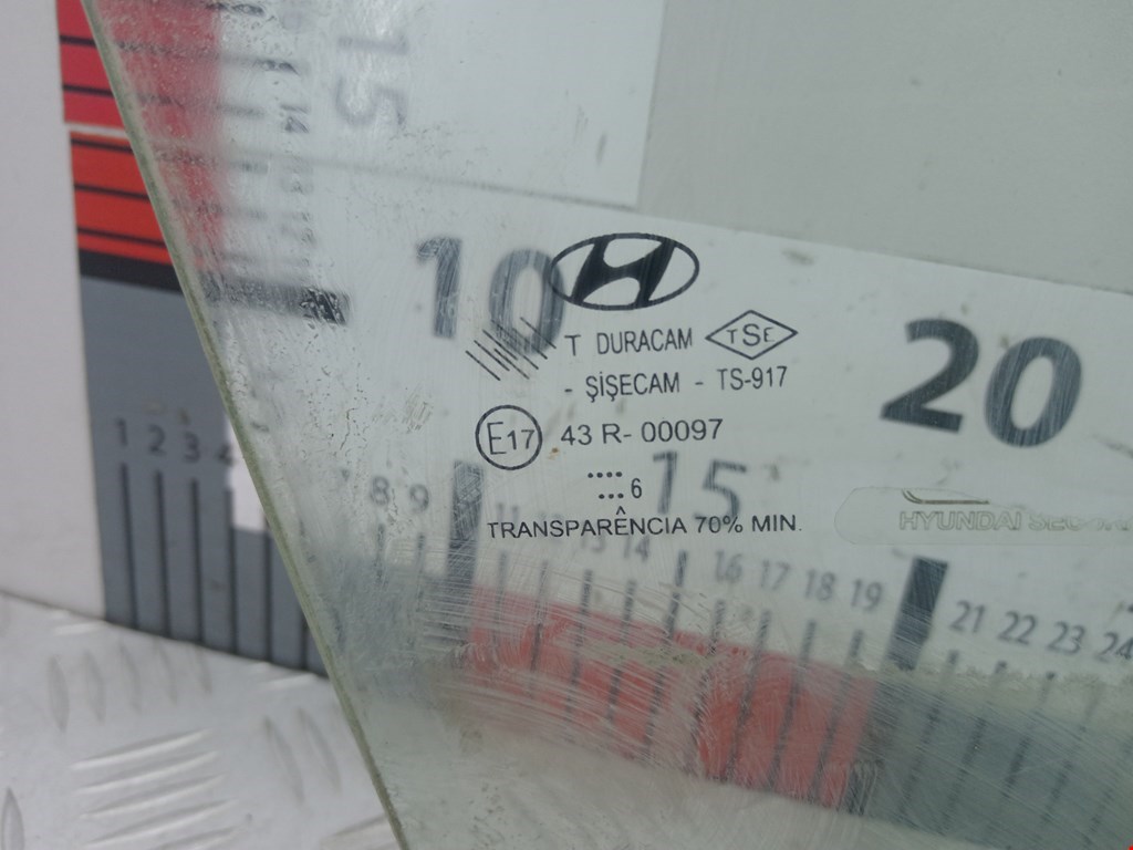 Стекло двери передней правой Hyundai Accent 3 купить в Беларуси