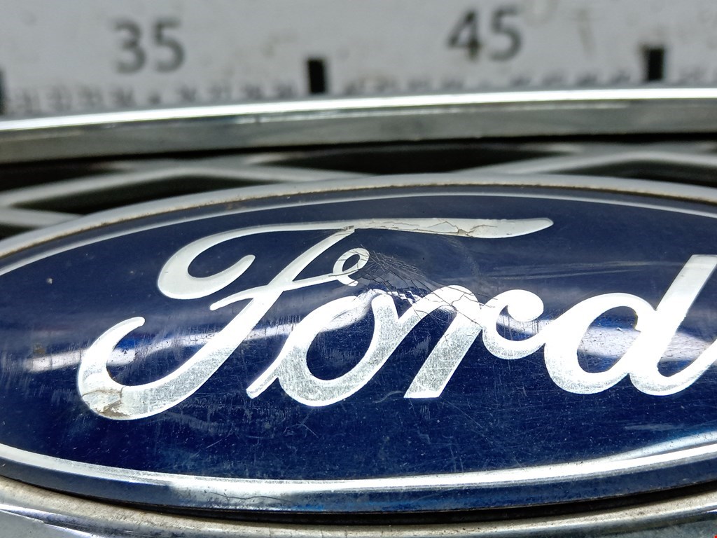 Решетка радиатора Ford Mondeo 3 купить в России