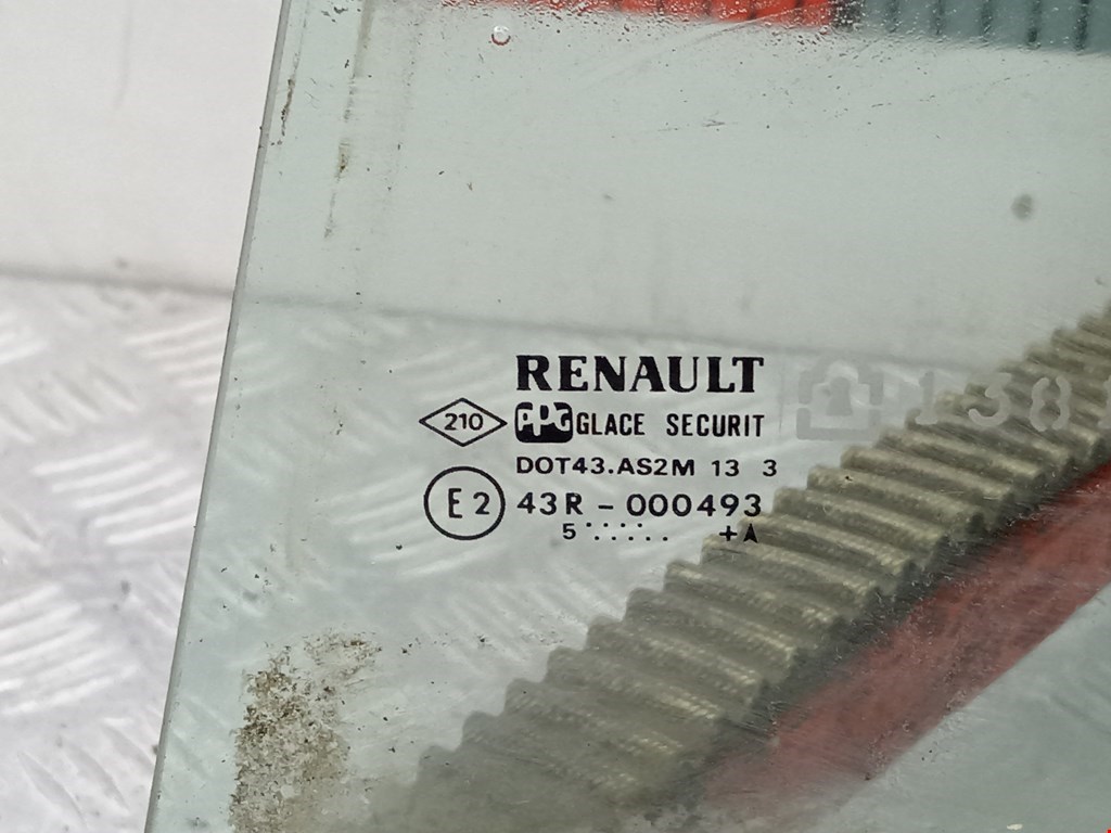 Стекло двери задней левой Renault Laguna 1 купить в Беларуси