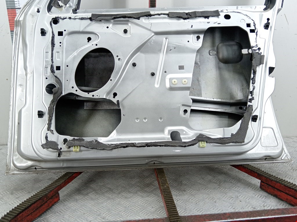 Дверь передняя правая Ford Mondeo 3 купить в Беларуси