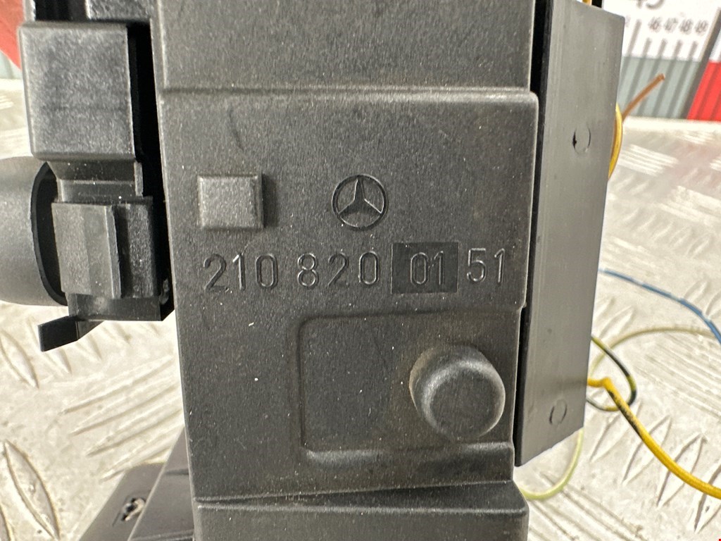 Блок кнопок Mercedes E-Class (W210) купить в Беларуси
