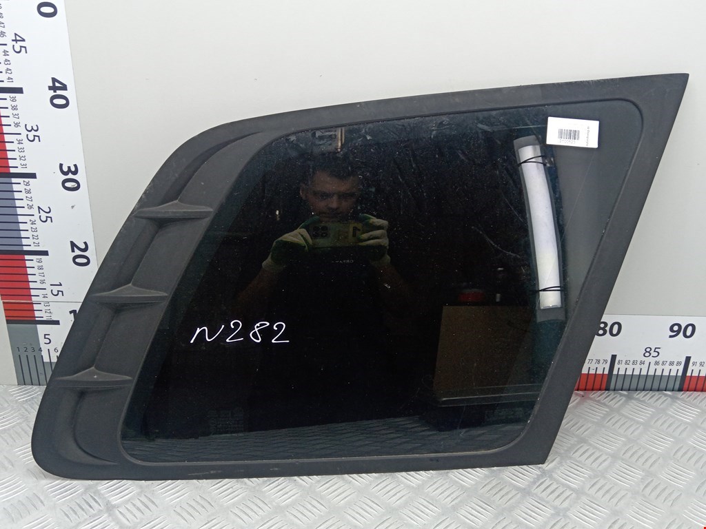 Стекло кузовное заднее правое Hyundai Santa Fe 1 (SM) купить в Беларуси