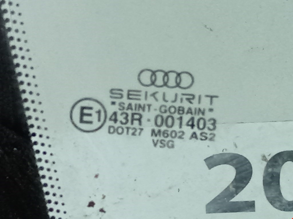 Стекло двери передней правой Audi A8 D2 купить в Беларуси