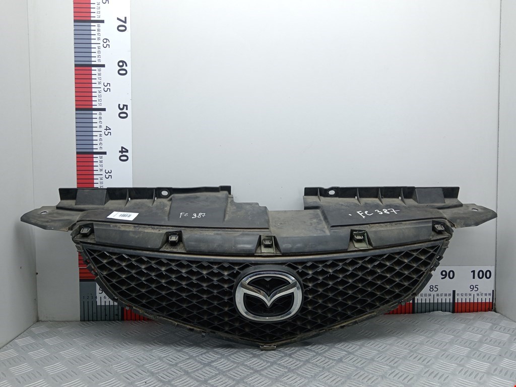 Решетка радиатора Mazda MPV 2 купить в Беларуси