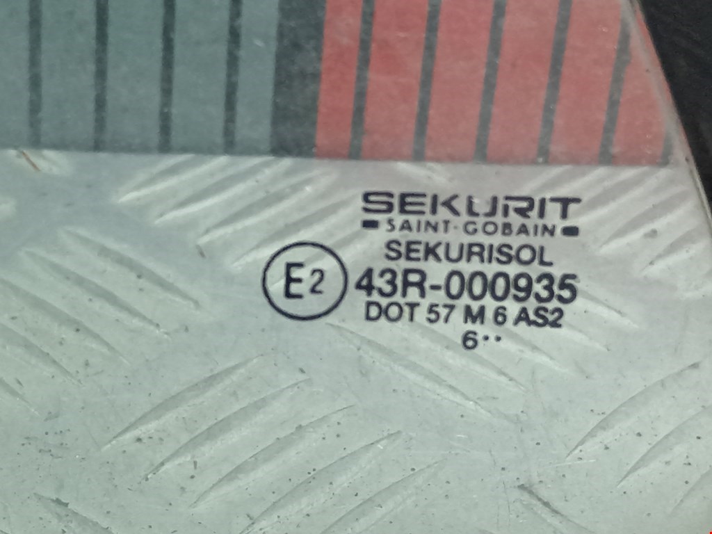 Стекло форточки двери задней левой Saab 9000 2 купить в Беларуси