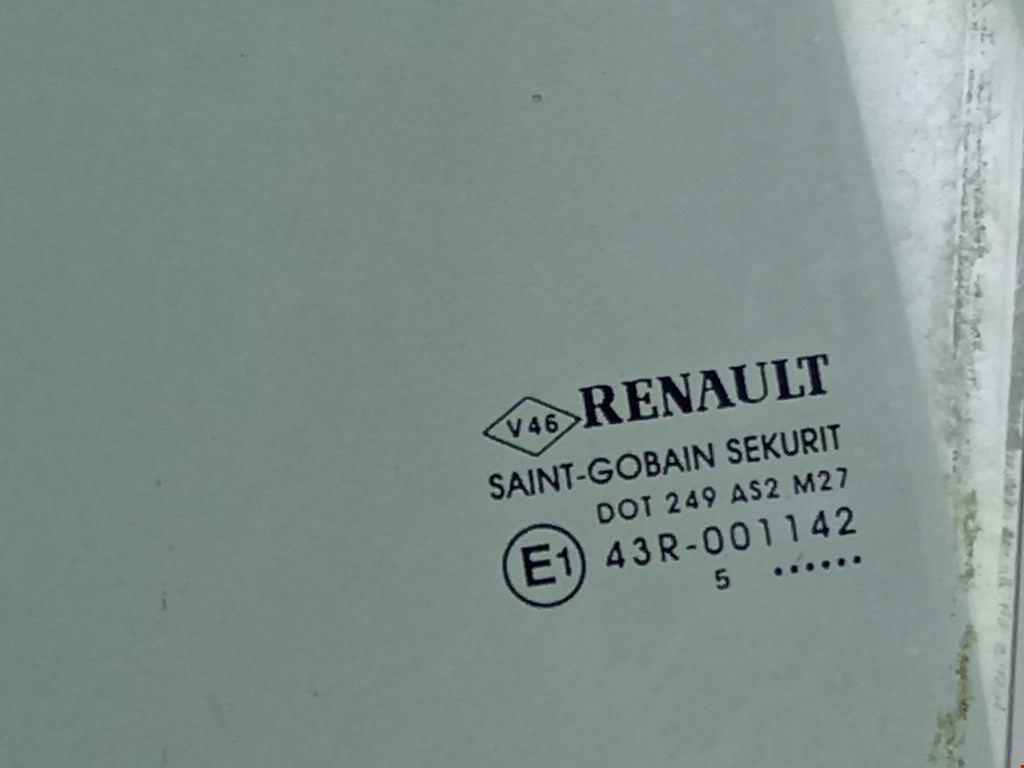 Стекло двери задней левой Renault Megane 2 купить в Беларуси