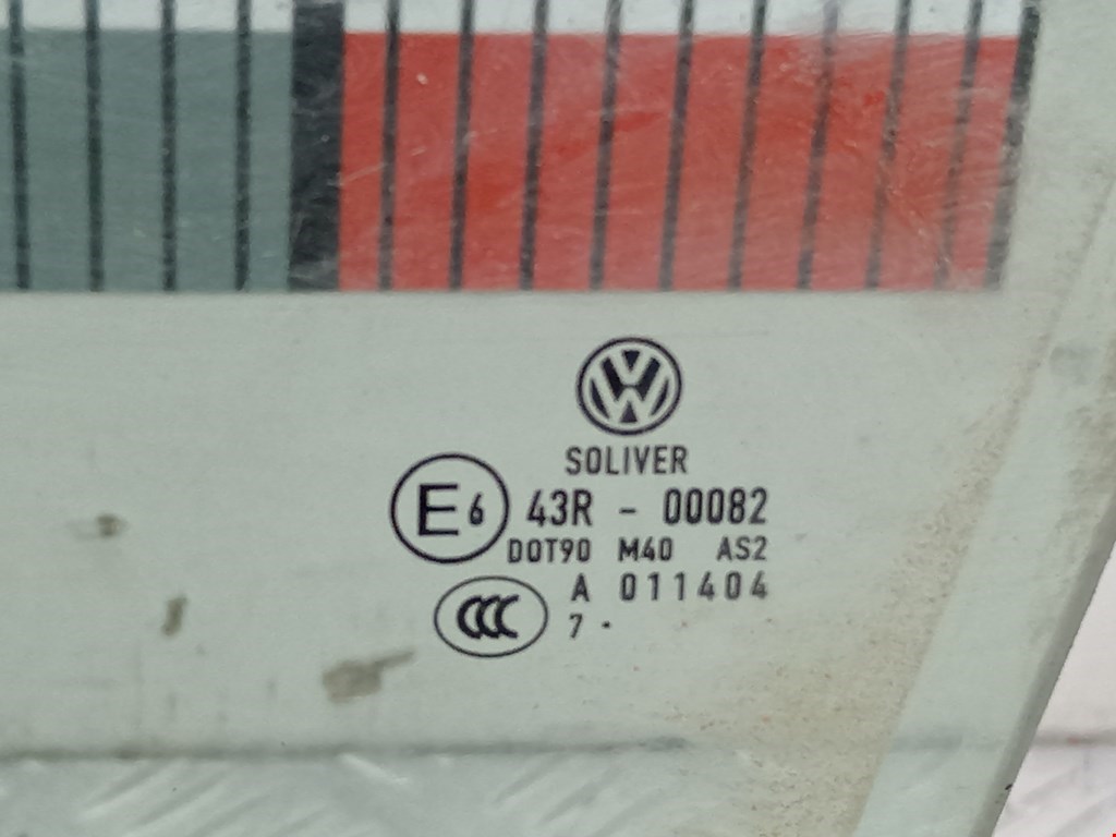 Стекло двери передней левой Volkswagen Passat 6 купить в Беларуси