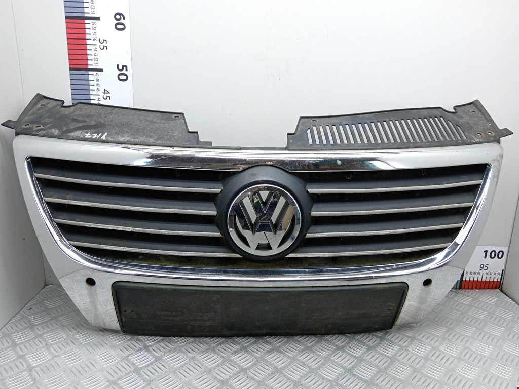 Решетка радиатора Volkswagen Passat 6 купить в Беларуси